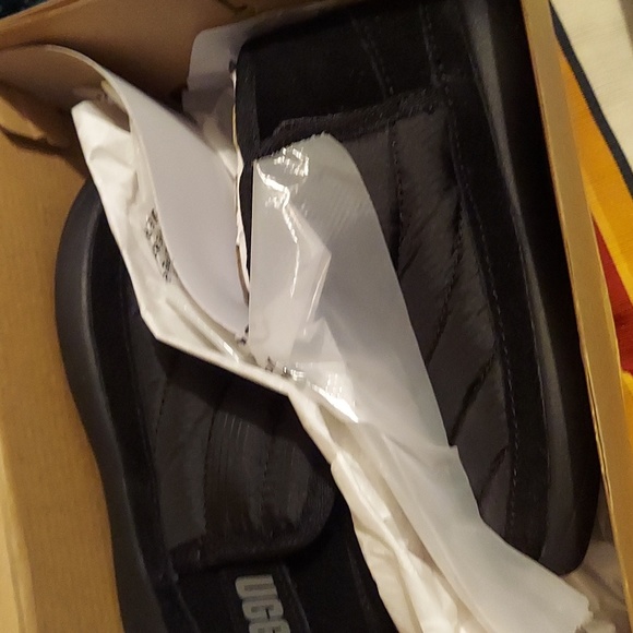 UGG | Zaylen Boots, Black, Size 10 - Picture 2 of 8